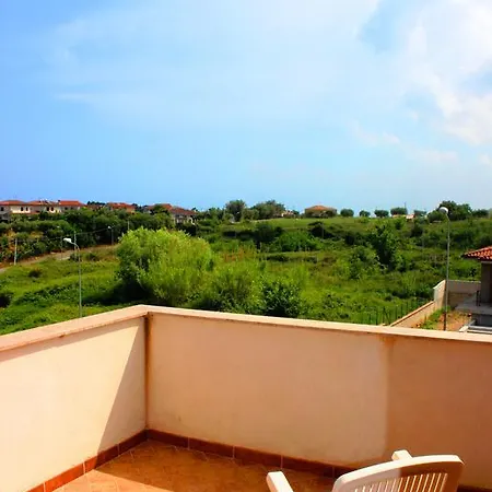 Viola Tropea