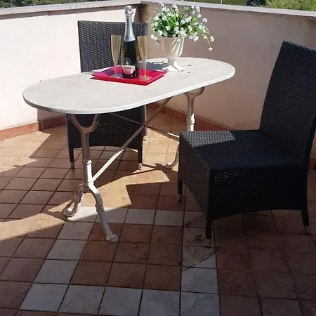 Viola Apartment